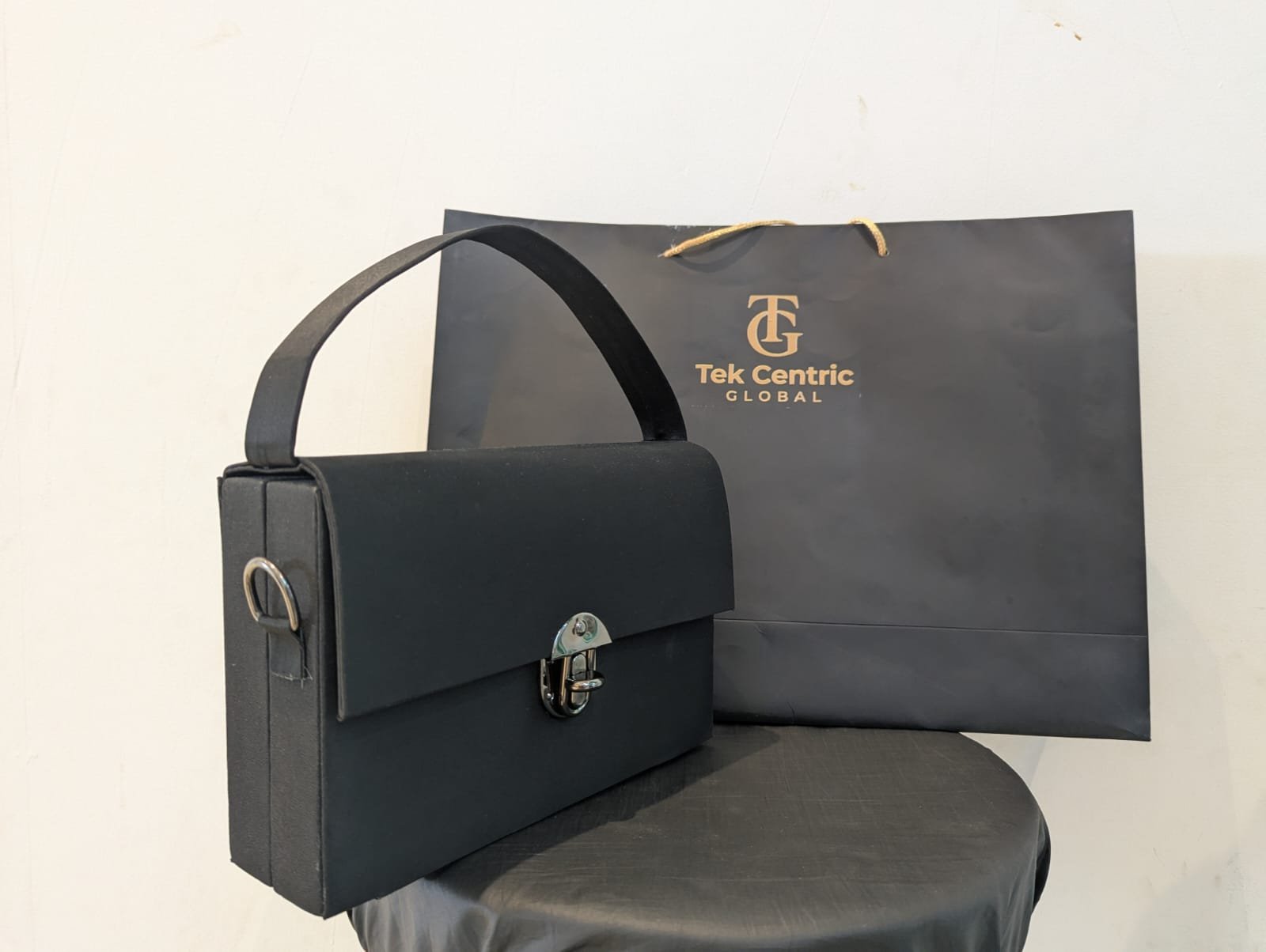 Sleek Black Box Structured Shoulder Bag – Minimalist Chic Handbag